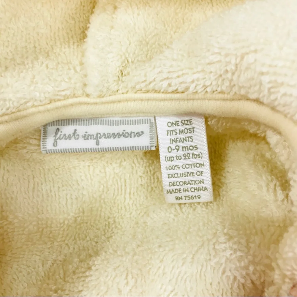 First Impression Giraffe Robe, Cream, 0-9 Months